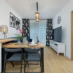 Nadbrzezna With Terrace By Renters شقة