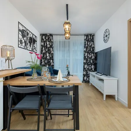 Nadbrzezna With Terrace By Renters Apartment