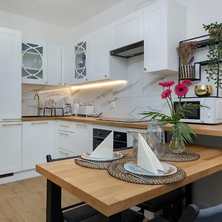 Nadbrzezna With Terrace By Renters Apartment Gaski (Koszalin)